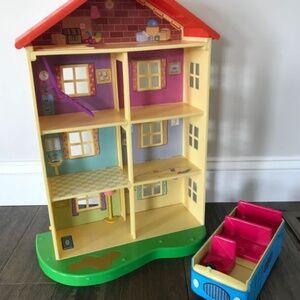 Peppa Pig House and Bus